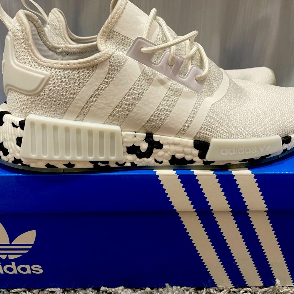 Adidas NMD R1 Men’s Sneakers NIB Sz 10!